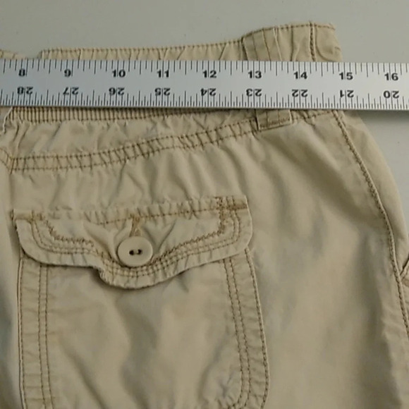 ST. JOHNS BAY 100% COTTON, TAN/KHAKI, ELASTIC WAIST, BELT LOOPS, CARGO SHORTS - Picture 5 of 8